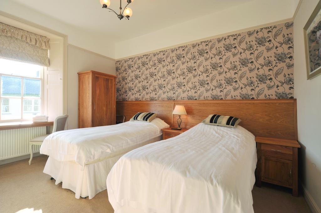קרטמל Priory Hotel חדר תמונה